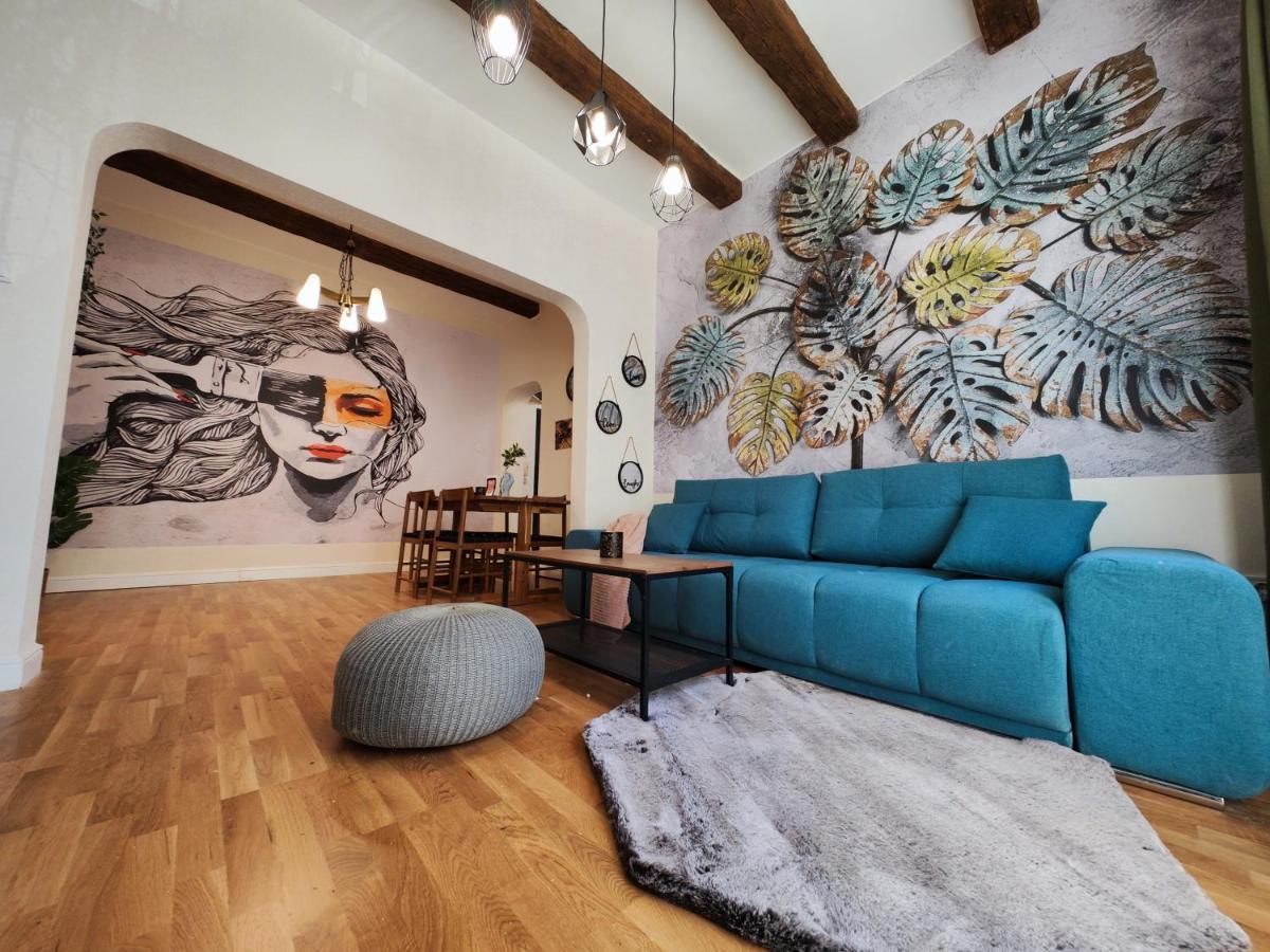 Apart Sofia Lion Bridge 2Bdr Self Check In Apartment Bagian luar foto