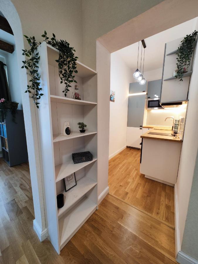 Apart Sofia Lion Bridge 2Bdr Self Check In Apartment Bagian luar foto