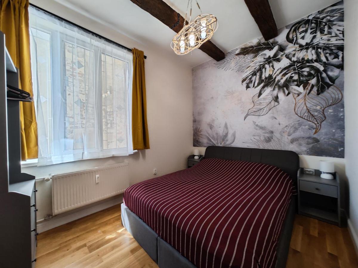 Apart Sofia Lion Bridge 2Bdr Self Check In Apartment Bagian luar foto